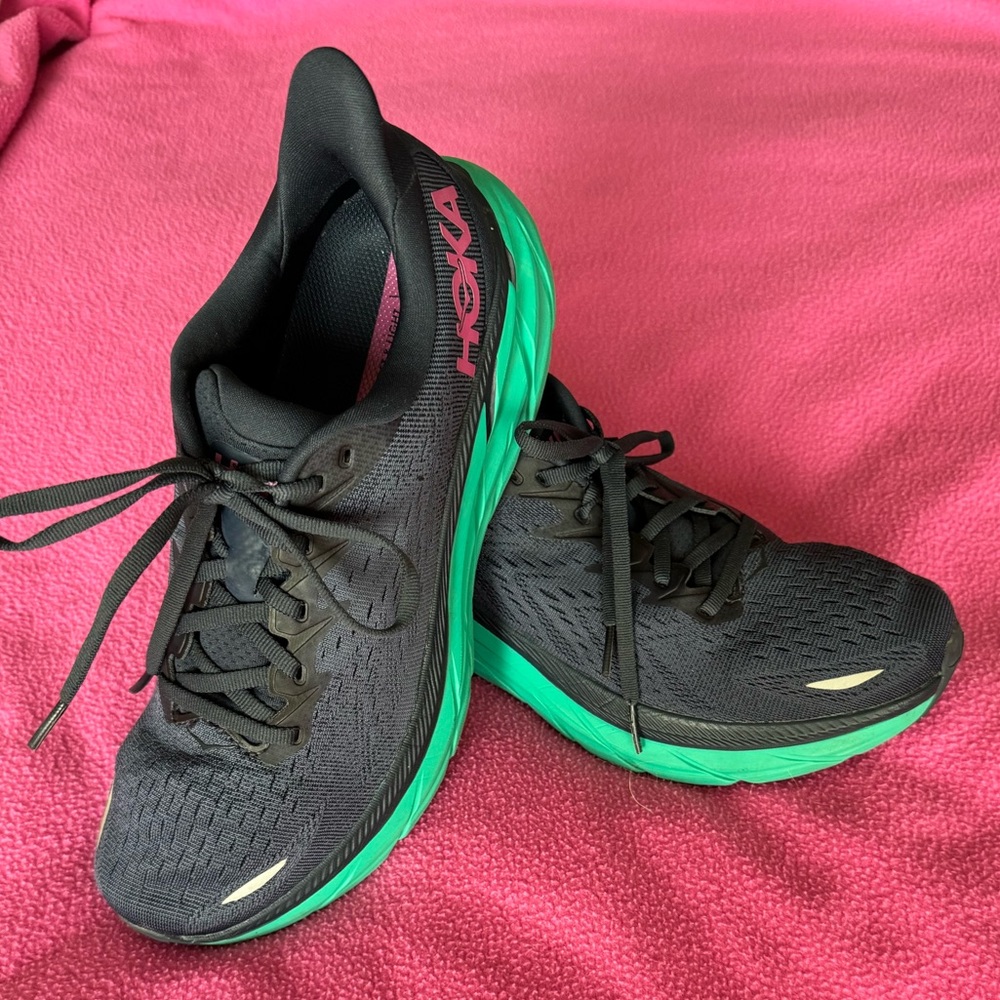 Hoka One One Clifton 8